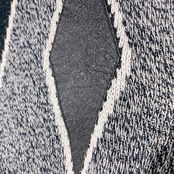 Vintage 90s Montello Black And White Dad Sweater With Faux Leather Patches M - Picture 10 of 14